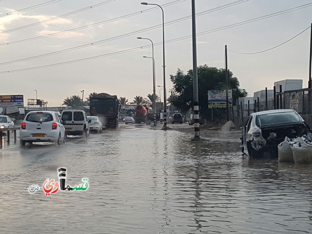 فيديو: غرق شوارع في قلنسوة وأزمة سير والاستعداد لمعالجة الحالات الطارئة